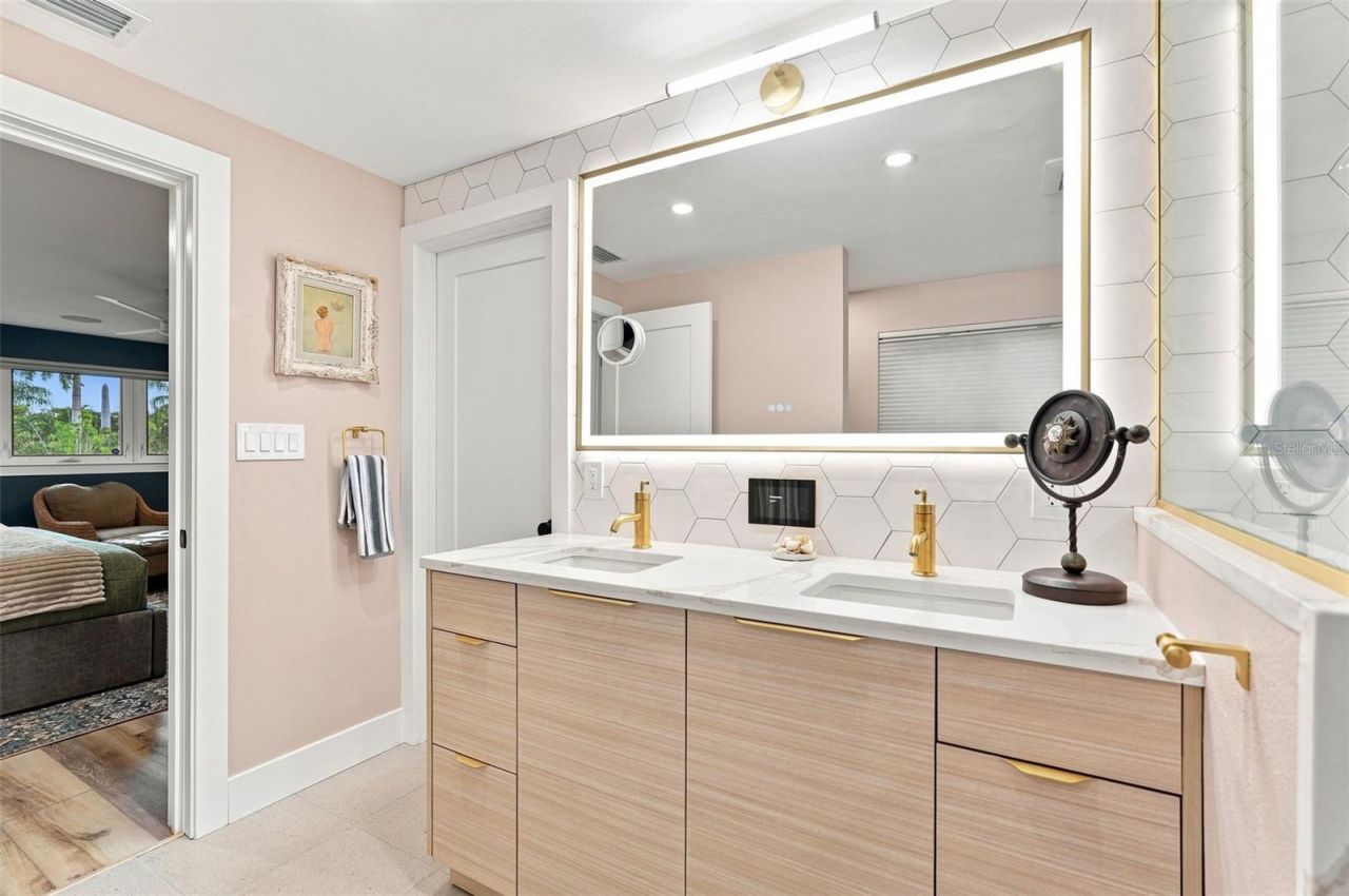 2303 Constitution Boulevard, Sarasota, FL 34231 Photo