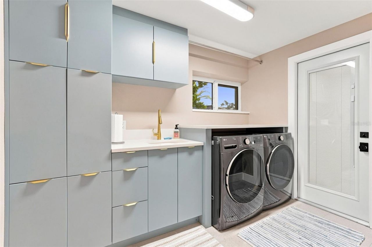 2303 Constitution Boulevard, Sarasota, FL 34231 Photo