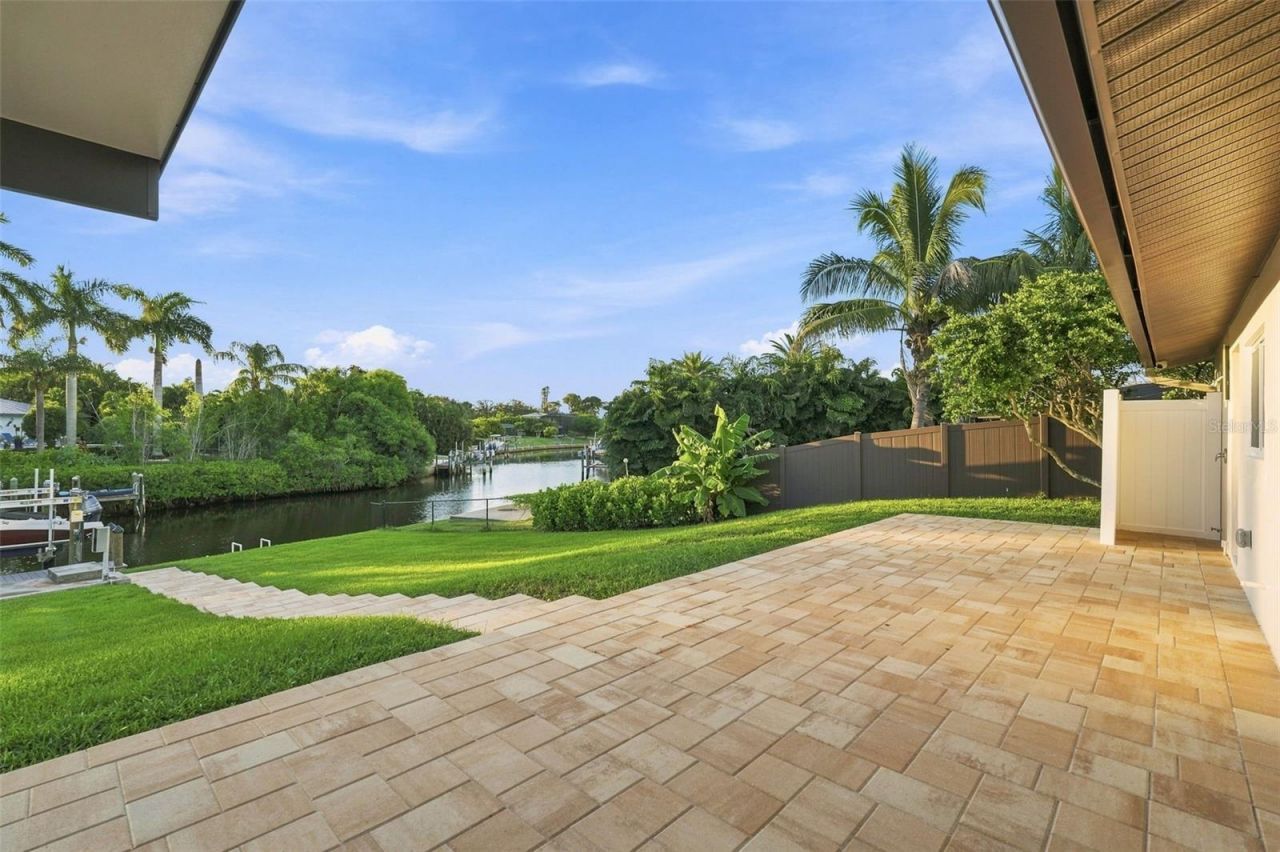 2303 Constitution Boulevard, Sarasota, FL 34231 Photo