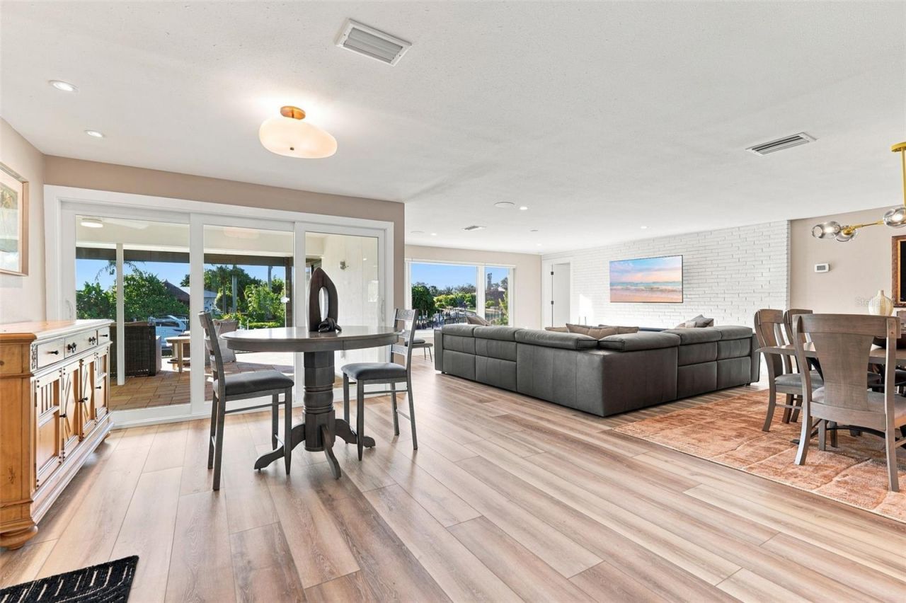 2303 Constitution Boulevard, Sarasota, FL 34231 Photo