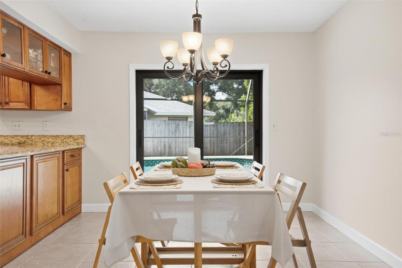2328 Spring Oaks Circle, Sarasota, FL 34234 Photo