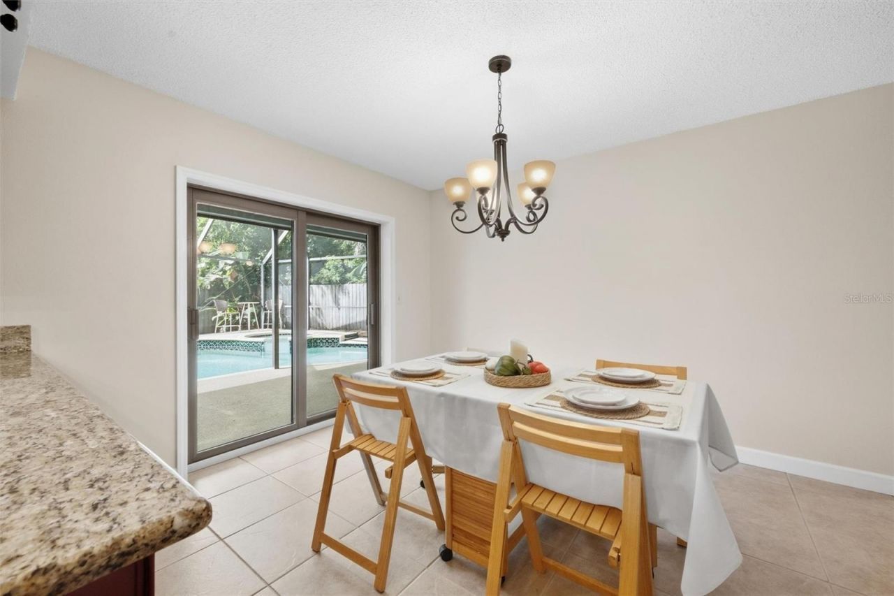 2328 Spring Oaks Circle, Sarasota, FL 34234 Photo