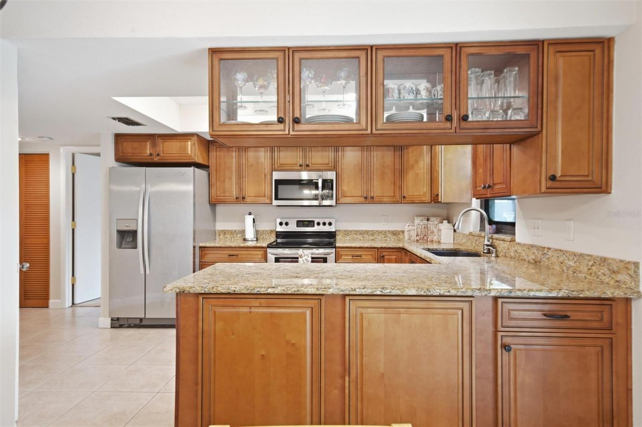 2328 Spring Oaks Circle, Sarasota, FL 34234 Photo