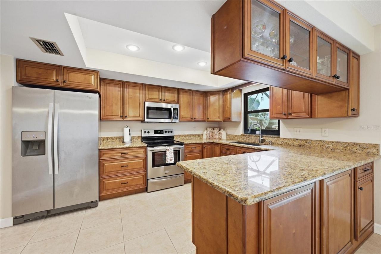 2328 Spring Oaks Circle, Sarasota, FL 34234 Photo
