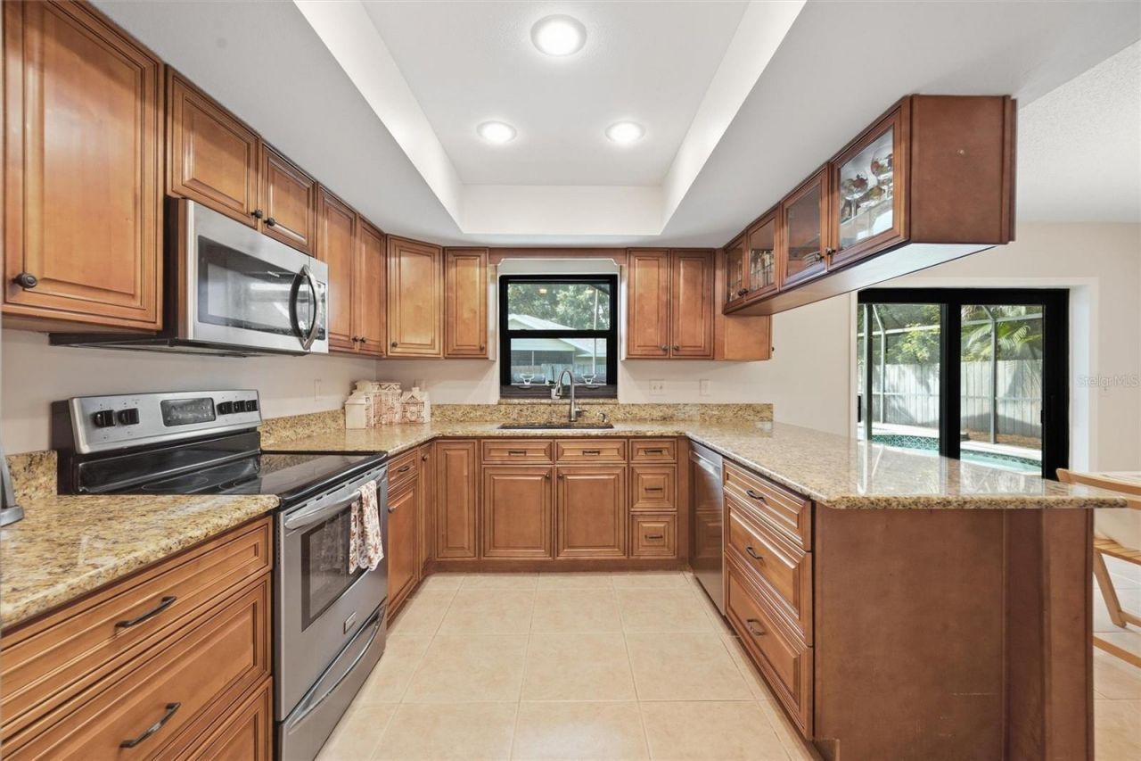 2328 Spring Oaks Circle, Sarasota, FL 34234 Photo