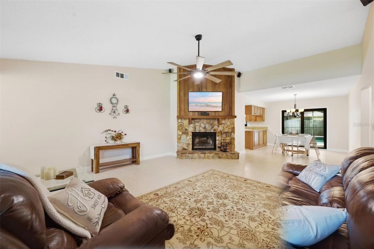 2328 Spring Oaks Circle, Sarasota, FL 34234 Photo