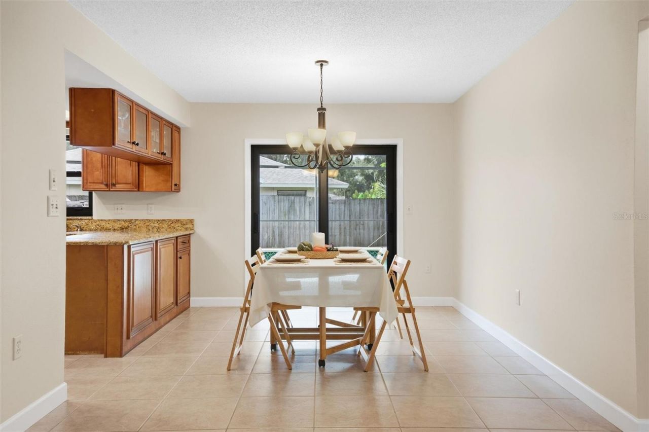 2328 Spring Oaks Circle, Sarasota, FL 34234 Photo