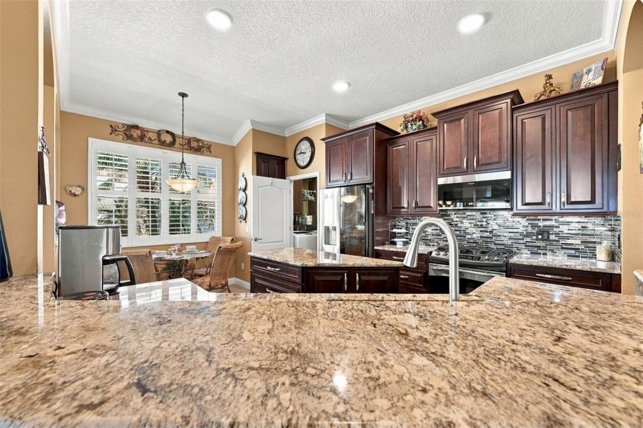 1106 Emerald Dunes Drive , Sun City Center, FL 33573 Photo