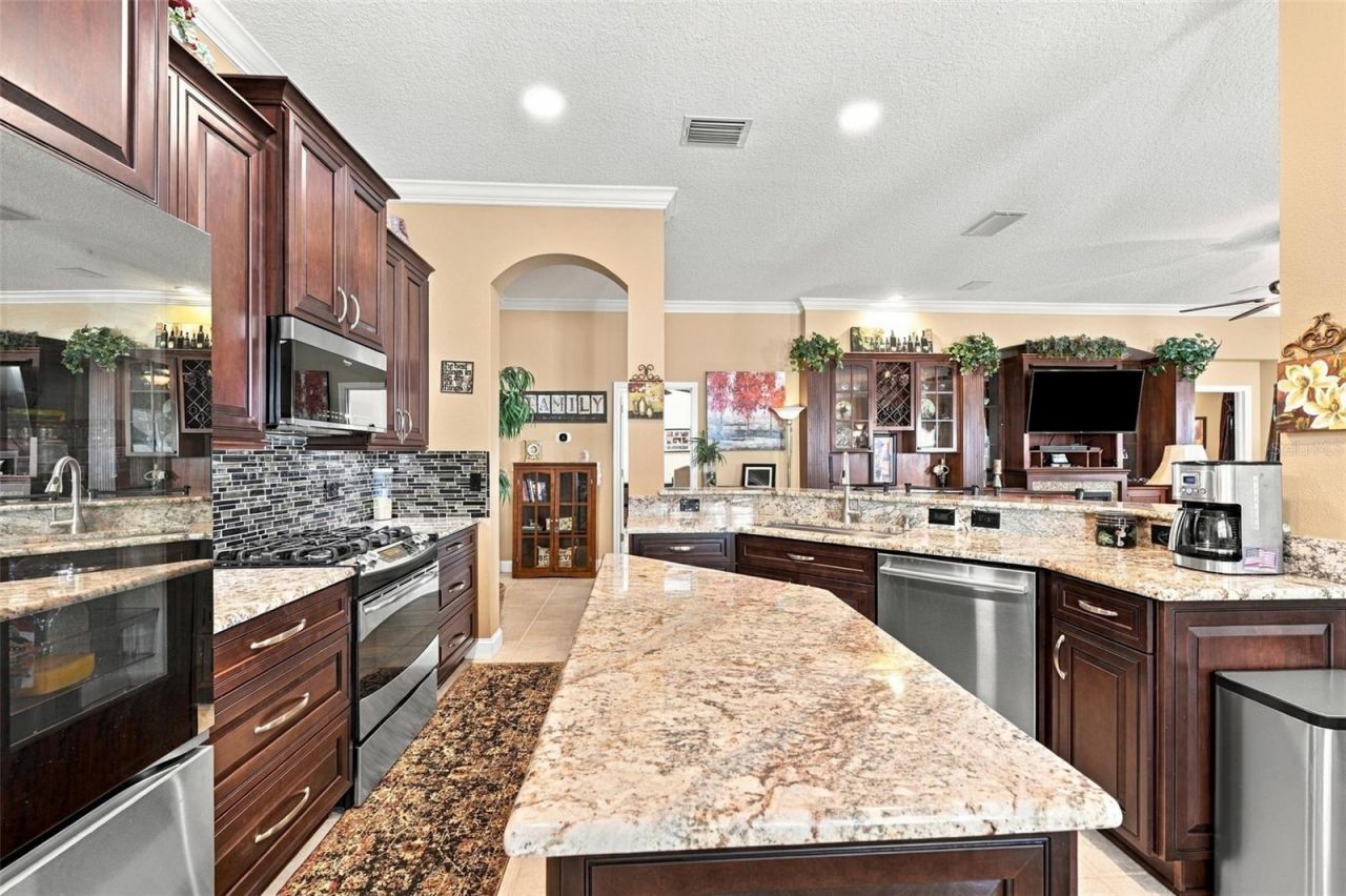 1106 Emerald Dunes Drive , Sun City Center, FL 33573 Photo
