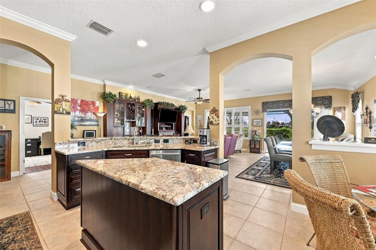 1106 Emerald Dunes Drive , Sun City Center, FL 33573 Photo