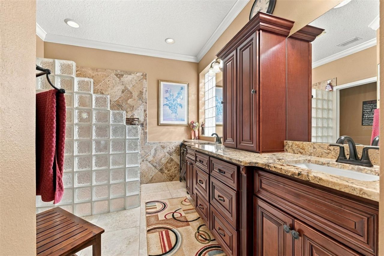 1106 Emerald Dunes Drive , Sun City Center, FL 33573 Photo