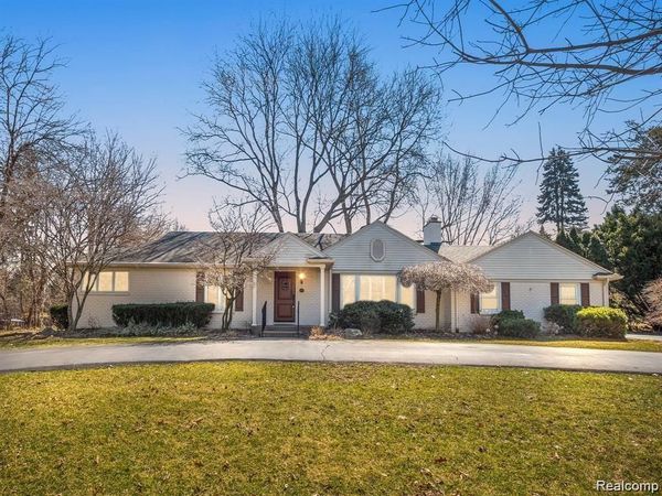 3879 CARRIAGE Road , Bloomfield Township, Mi 48301