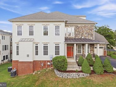 47616 PAULSEN SQUARE, STERLING, VA 20165