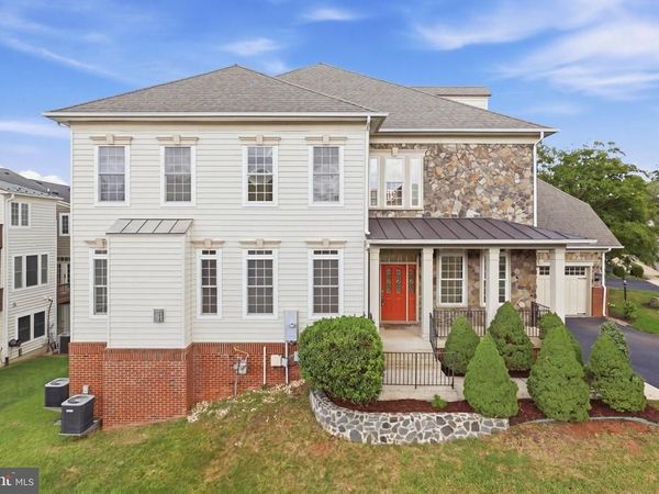 47616 PAULSEN SQUARE, STERLING, VA 20165