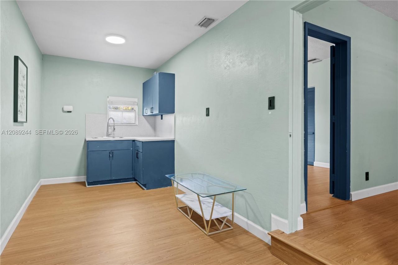 1010 SW 8th Ave , Miami, FL 33130 Photo
