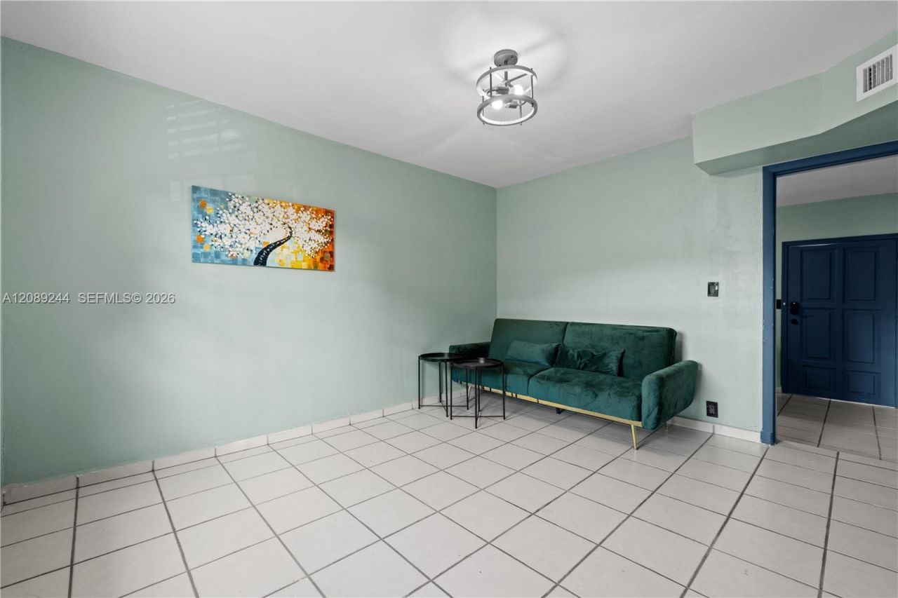 1010 SW 8th Ave , Miami, FL 33130 Photo