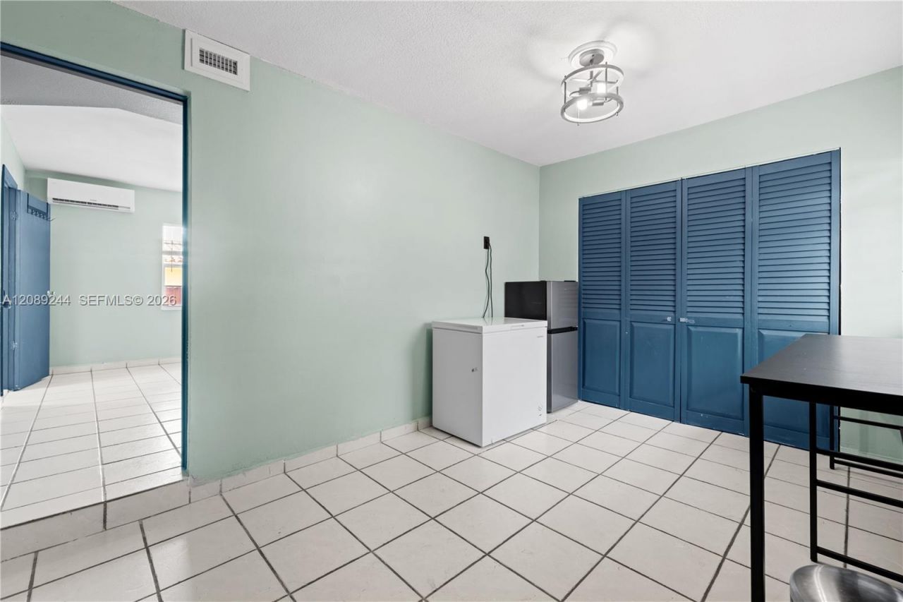 1010 SW 8th Ave , Miami, FL 33130 Photo