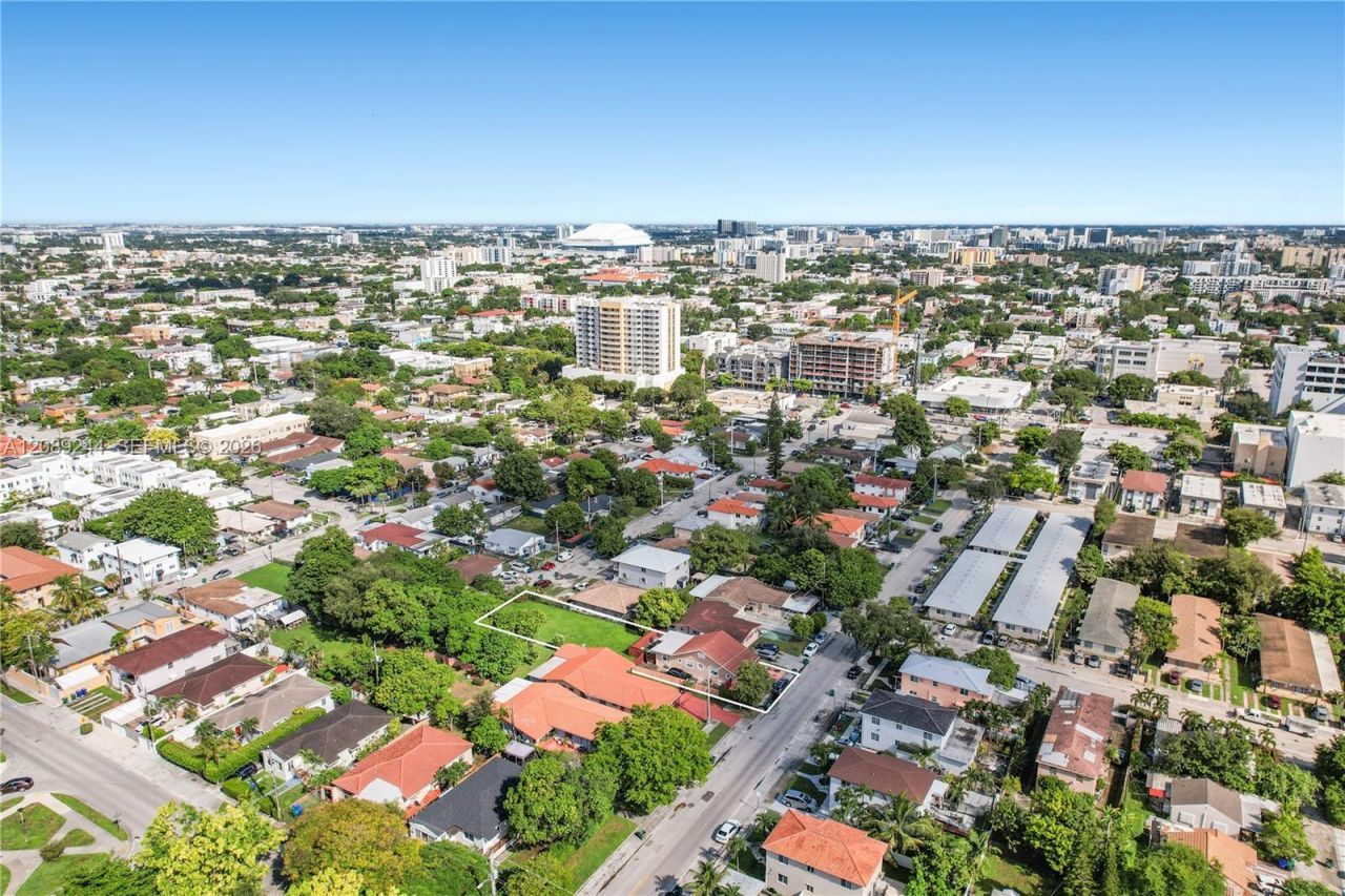 1010 SW 8th Ave , Miami, FL 33130 Photo
