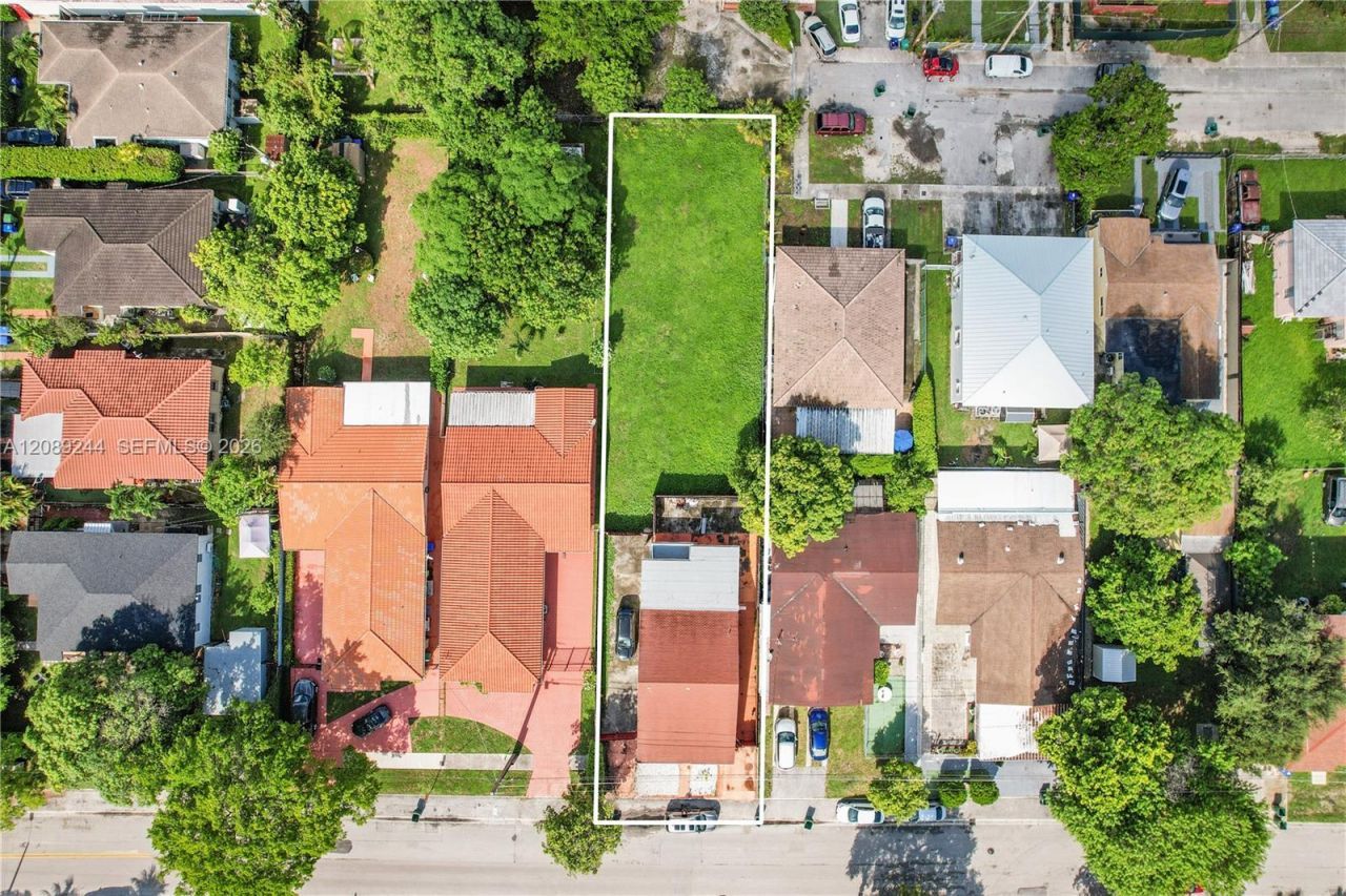 1010 SW 8th Ave , Miami, FL 33130 Photo