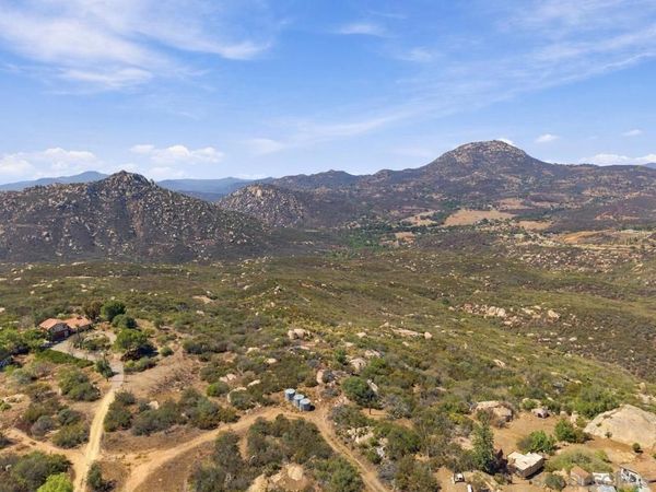 2096 Via Laura , Jamul, CA 91935