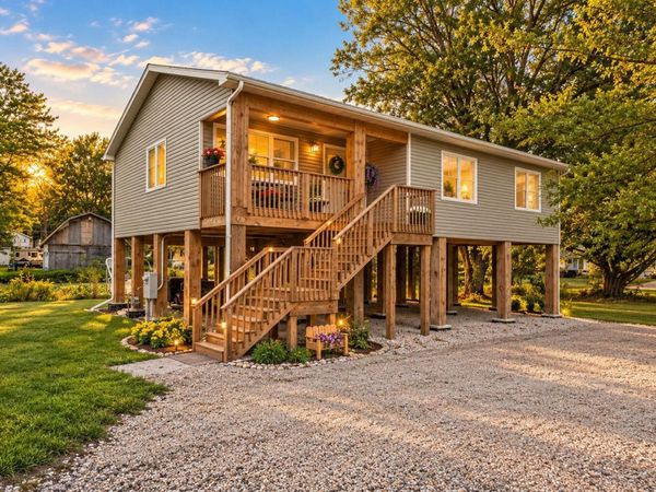 44 W Vick Tree Lane, Valparaiso, IN 46385