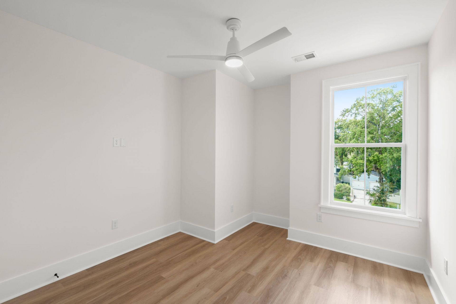 1600 Lauda Drive Photo 25
