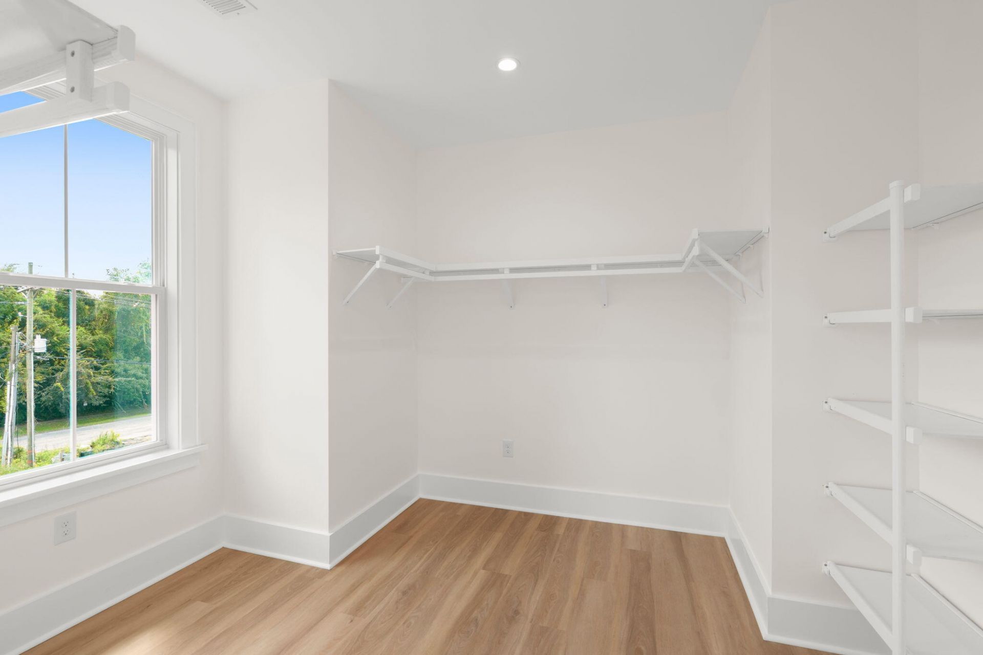 1600 Lauda Drive Photo 28