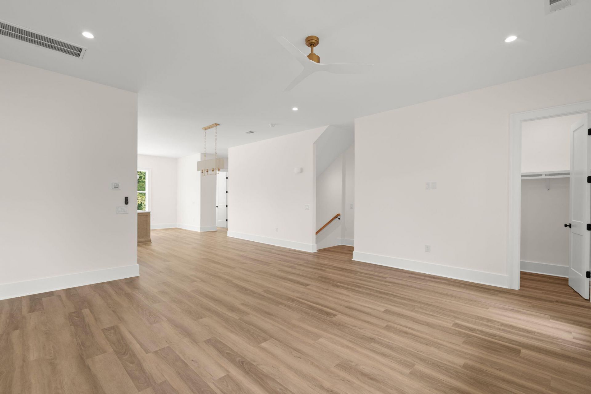 1600 Lauda Drive Photo 8
