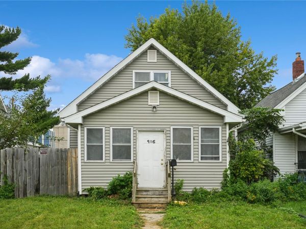 916 9th Street SW, Cedar Rapids, IA 52404