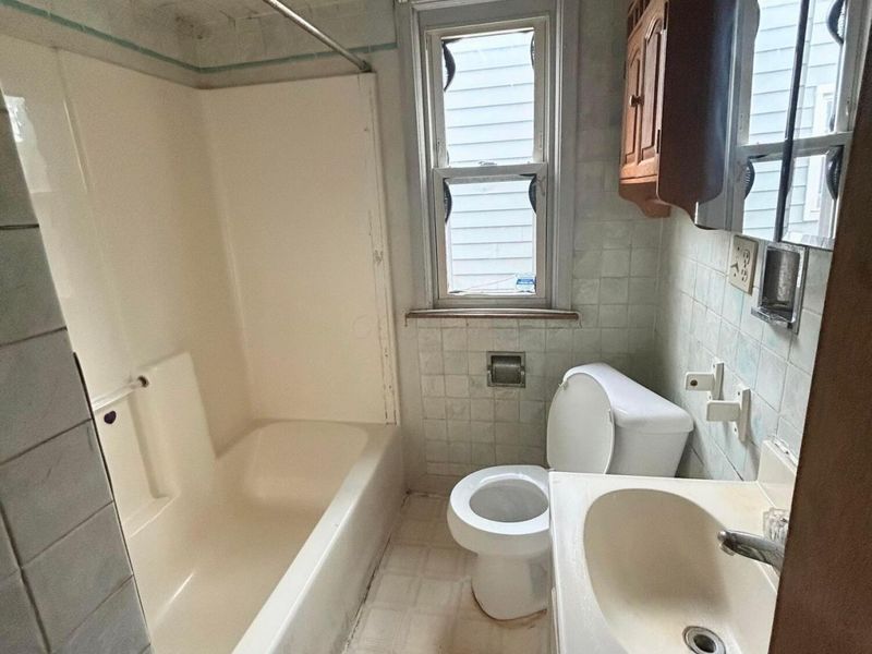 2006 Linwood Avenue , Columbus, OH 43207 Photo 5