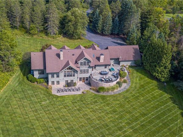 633 W Bloomfield Road, Pittsford, NY 14534