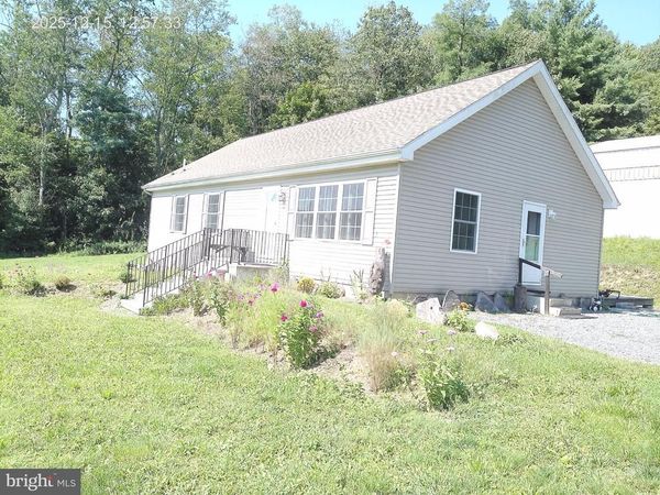 2865 SUMMER VALLEY ROAD , NEW RINGGOLD, PA 17960