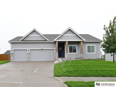 11741 S 112th Street, Papillion, NE 68046