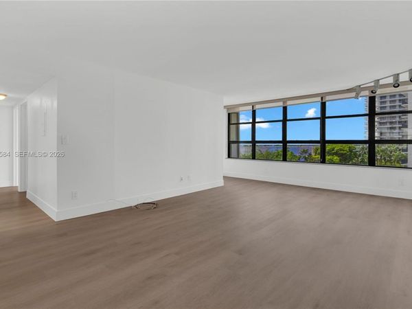 1440 Brickell Bay Dr , Unit 604, Miami, FL 33131