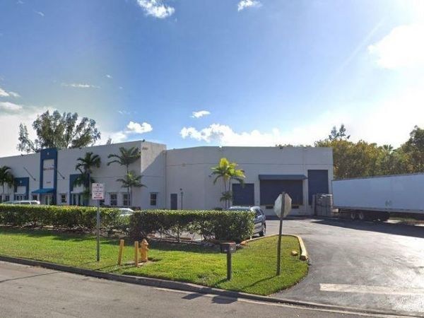 9590 NW 40th St Rd , Doral, FL 33178