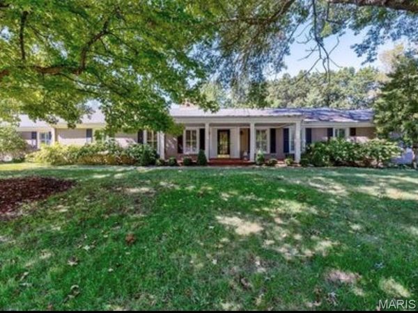 3037 Westham Drive, Town and Country, MO 63131