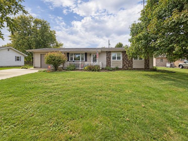 517 E Violet Drive, Francesville, IN 47946