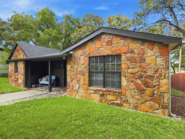 284 Shoreline Drive N, Azle, TX 76020