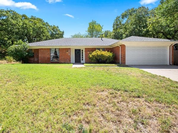 5816 Gatewood Drive , Arlington, TX 76016