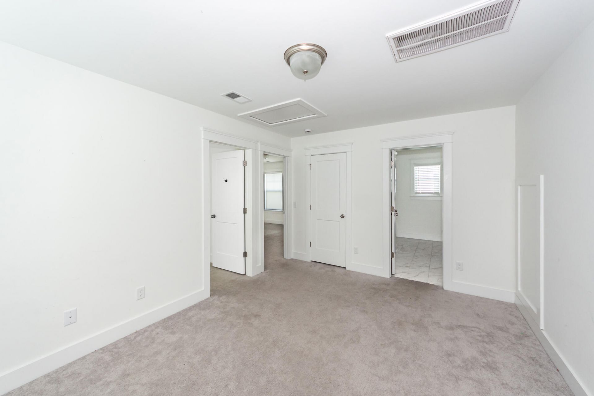111 Hewitt Street Photo 32