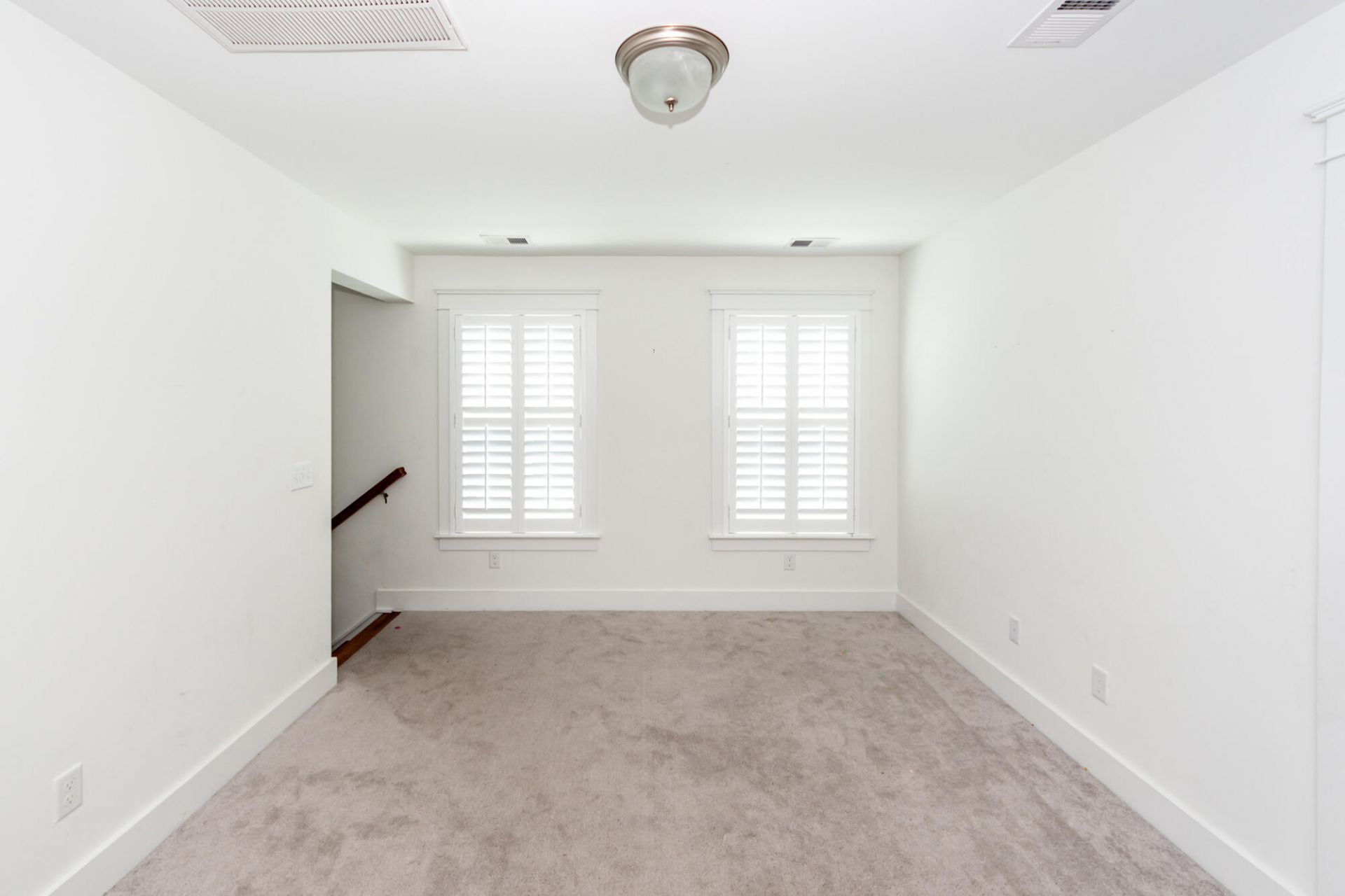 111 Hewitt Street Photo 33