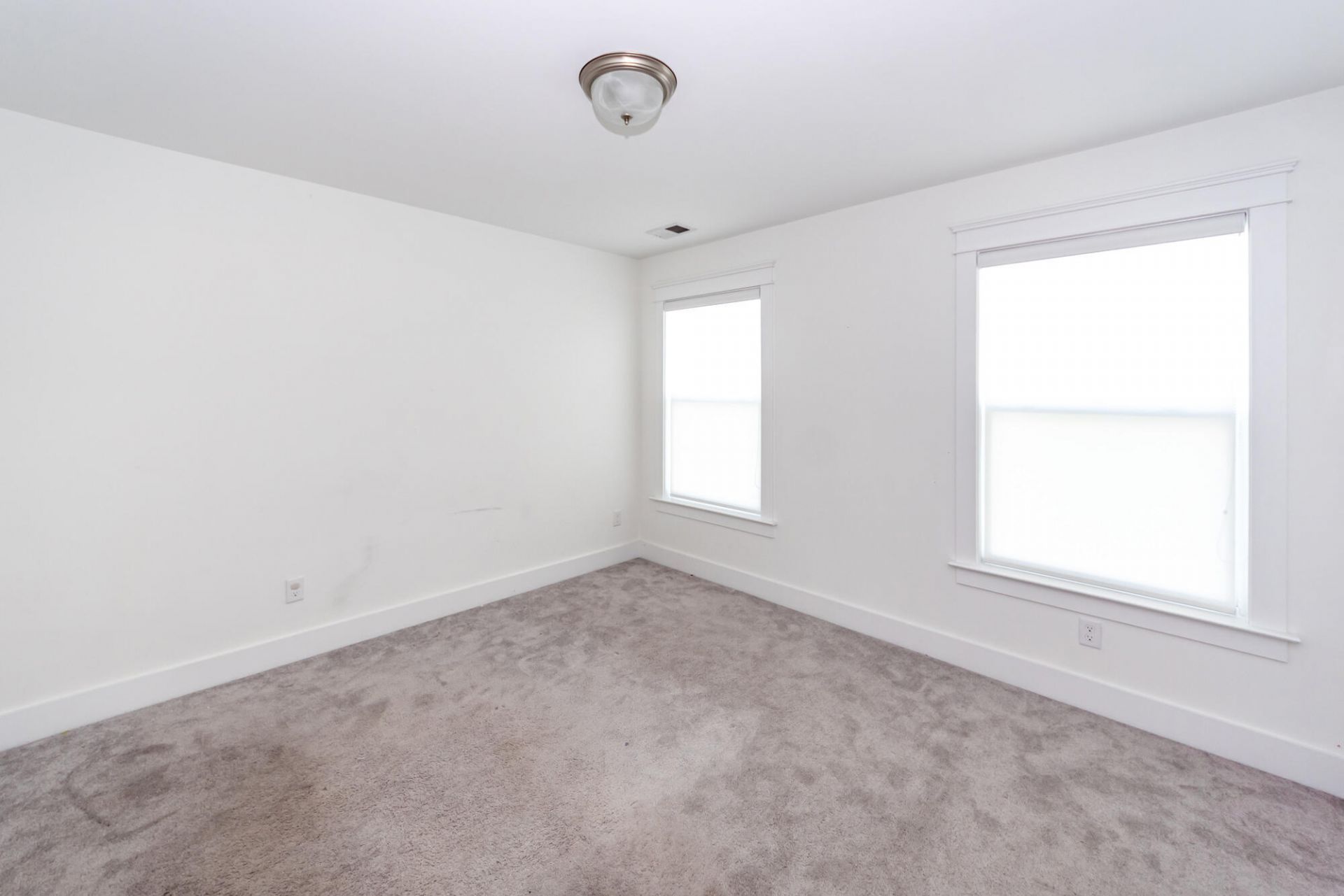 111 Hewitt Street Photo 36
