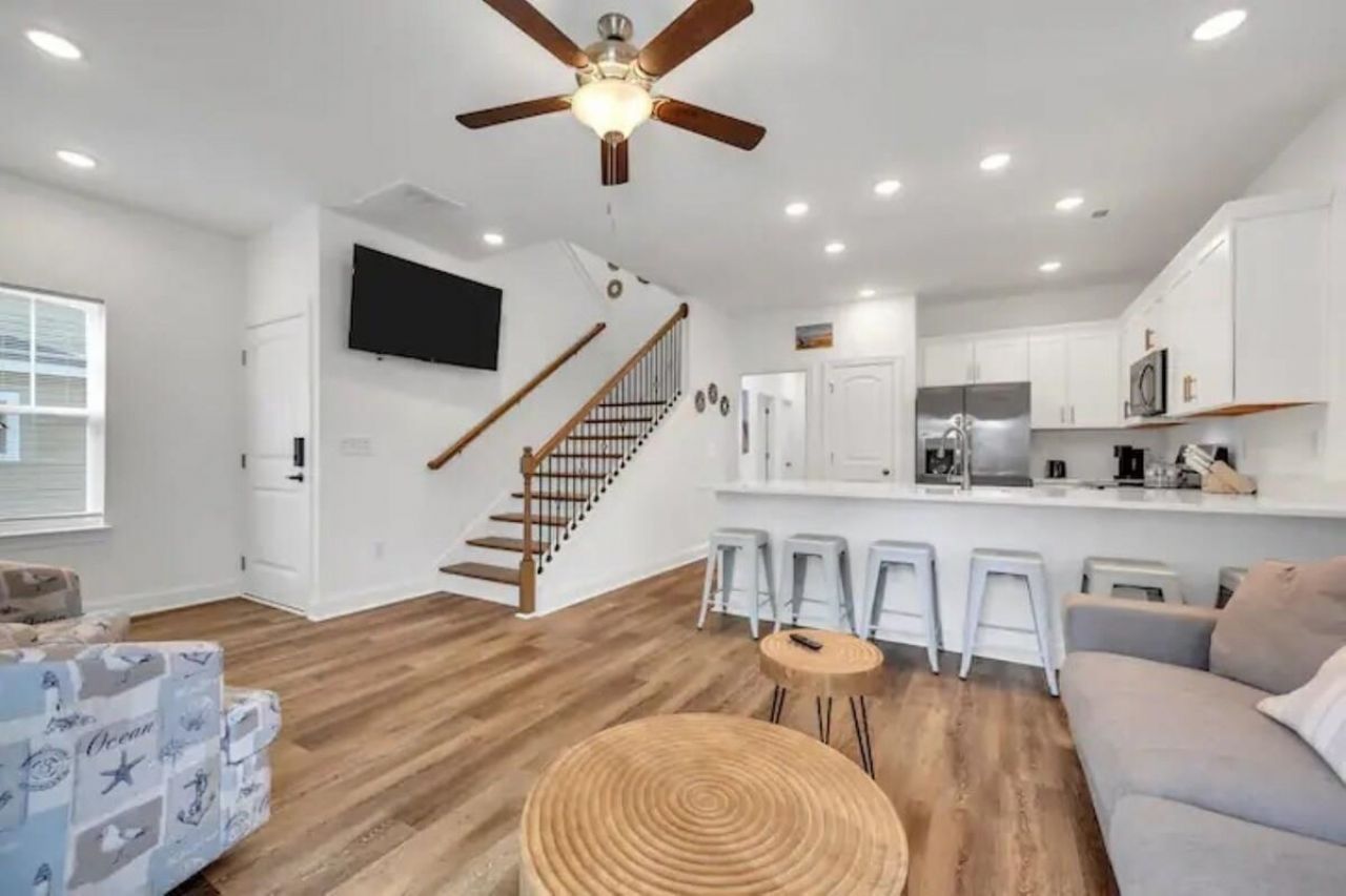 505 Chester St.  Photo 6