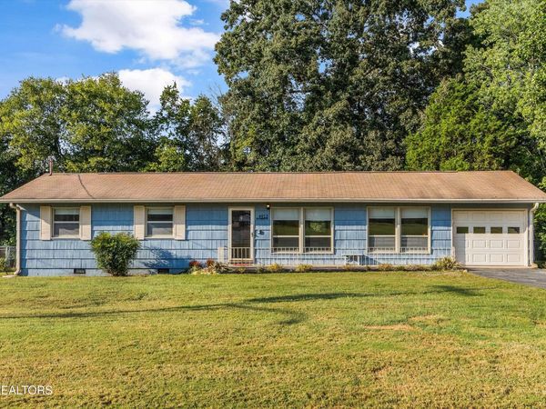 4913 Gettysburg Rd, Knoxville, TN 37921