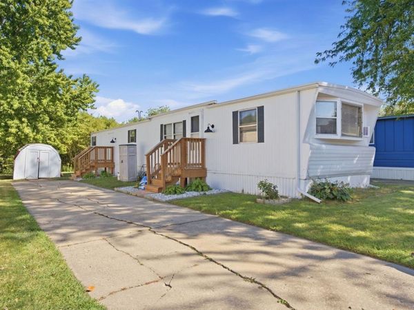 1824 Huckleberry Lane , Sycamore, IL 60178