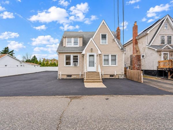 Unit #4, West Islip, NY 11795