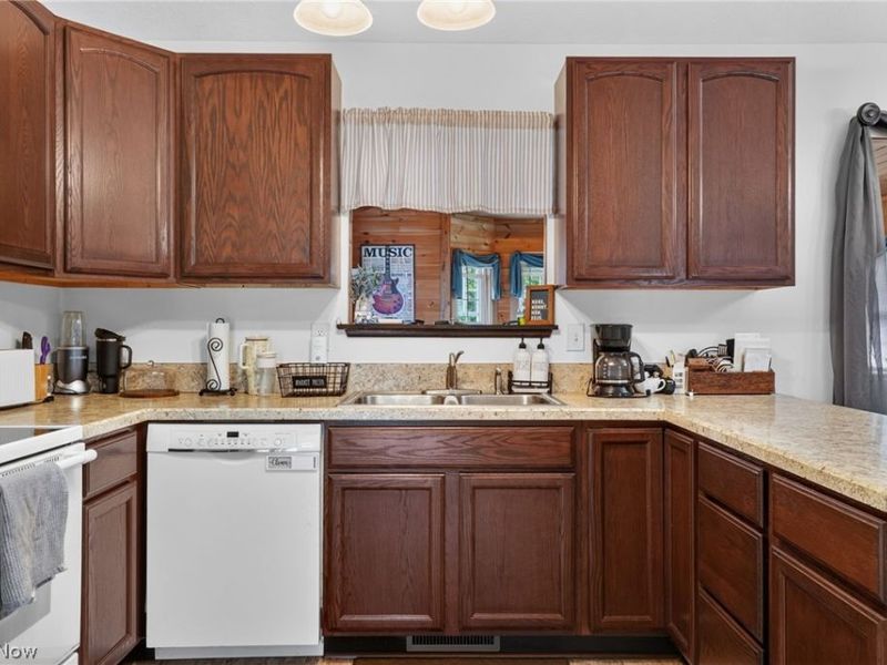 14841 Glen Valley Drive, Middlefield, OH 44062 Photo 16