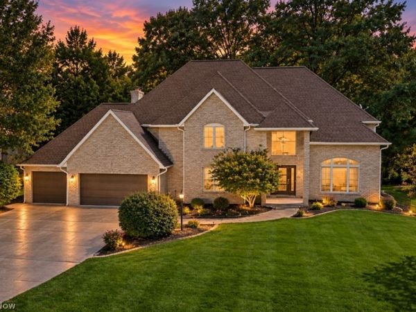 315 Hollythorn Drive, Copley, OH 44321