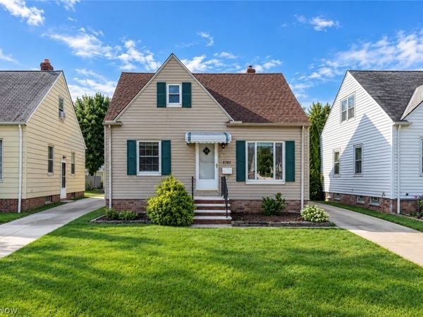 5707 Ridgewood Avenue , Parma, OH 44129
