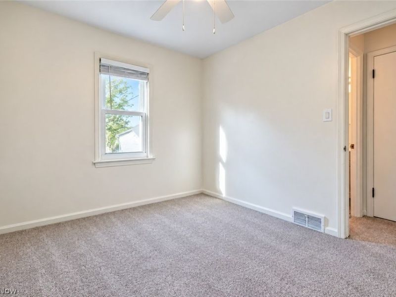 5707 Ridgewood Avenue, Parma, OH 44129 Photo 8